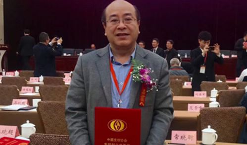 男男车车的车车动漫标签厂.jpg